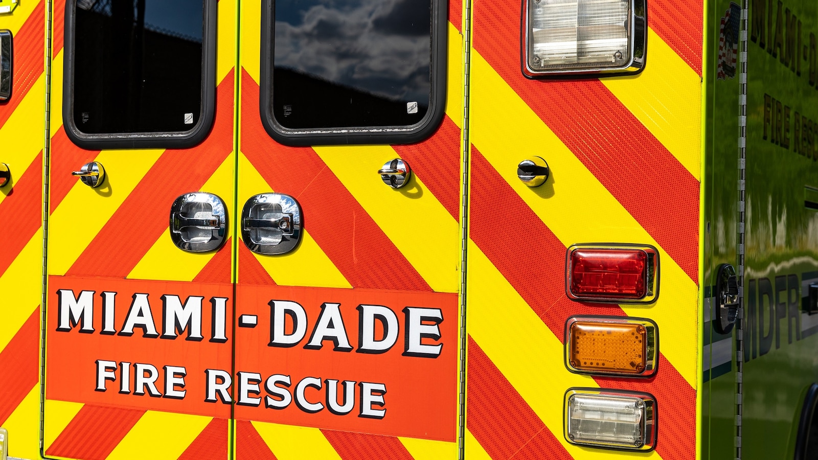 Possible boat explosion sends over a dozen people to the hospital: Fire officials