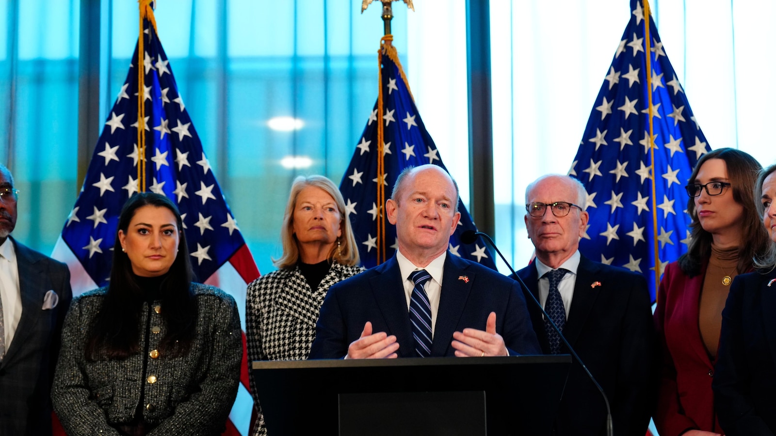 Делегация на Конгреса на САЩ се опитва да успокои Дания и Гренландия след заплахите на Тръмп