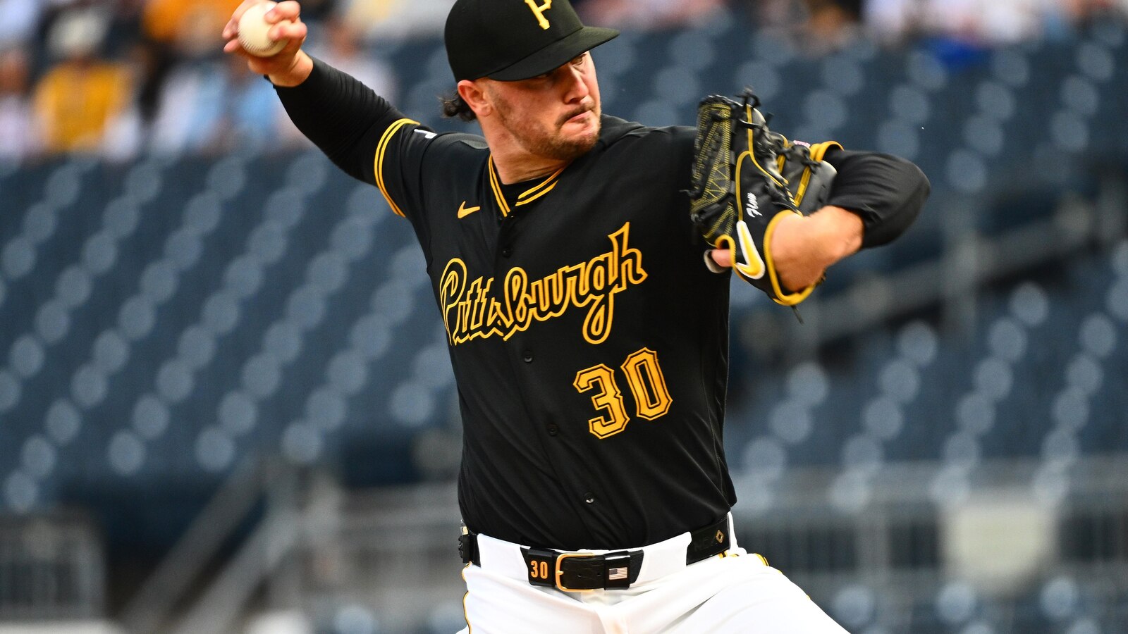 Pirates Pitcher Visits Local Little League Practice on Off Day
