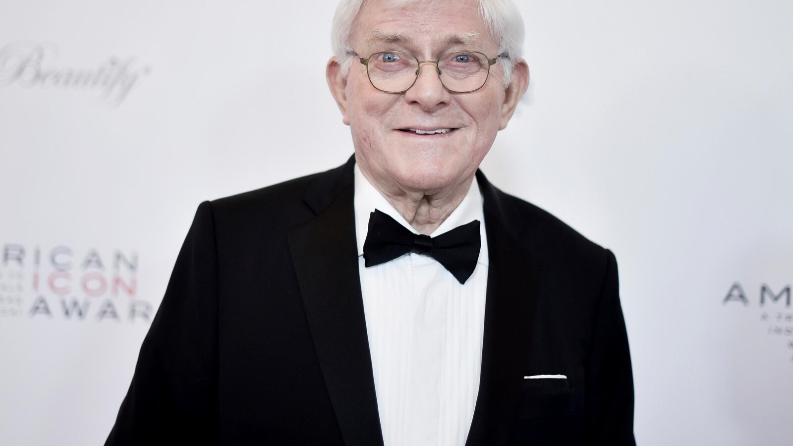  Phil Donahue, whose pioneering daytime talk show launched an indelible television genre, has died.