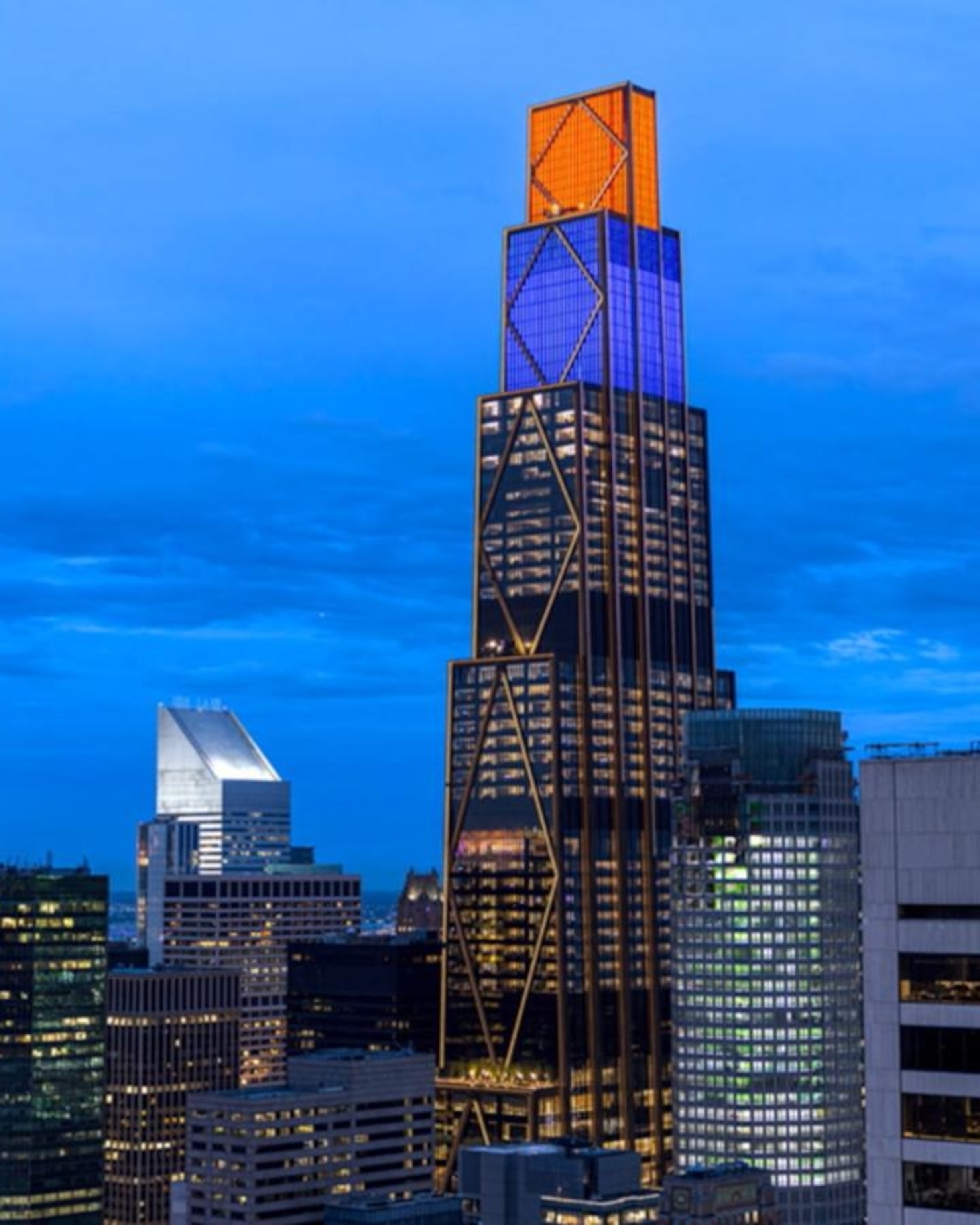 Video Chase lights up New York City for the NBA Finals - ABC News