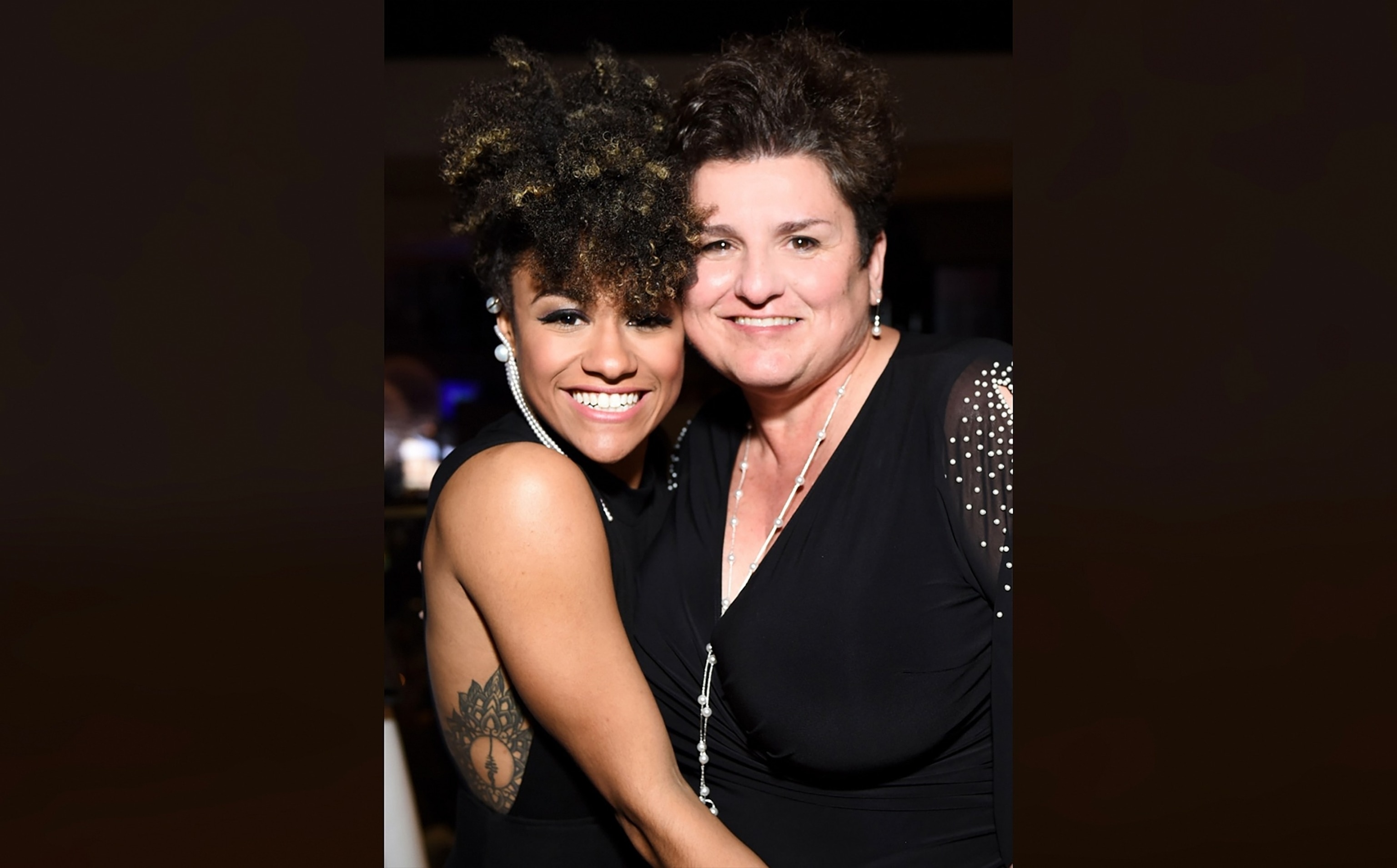 Ariana DeBose's mom dies of complications from ovarian cancer ABC News(00)