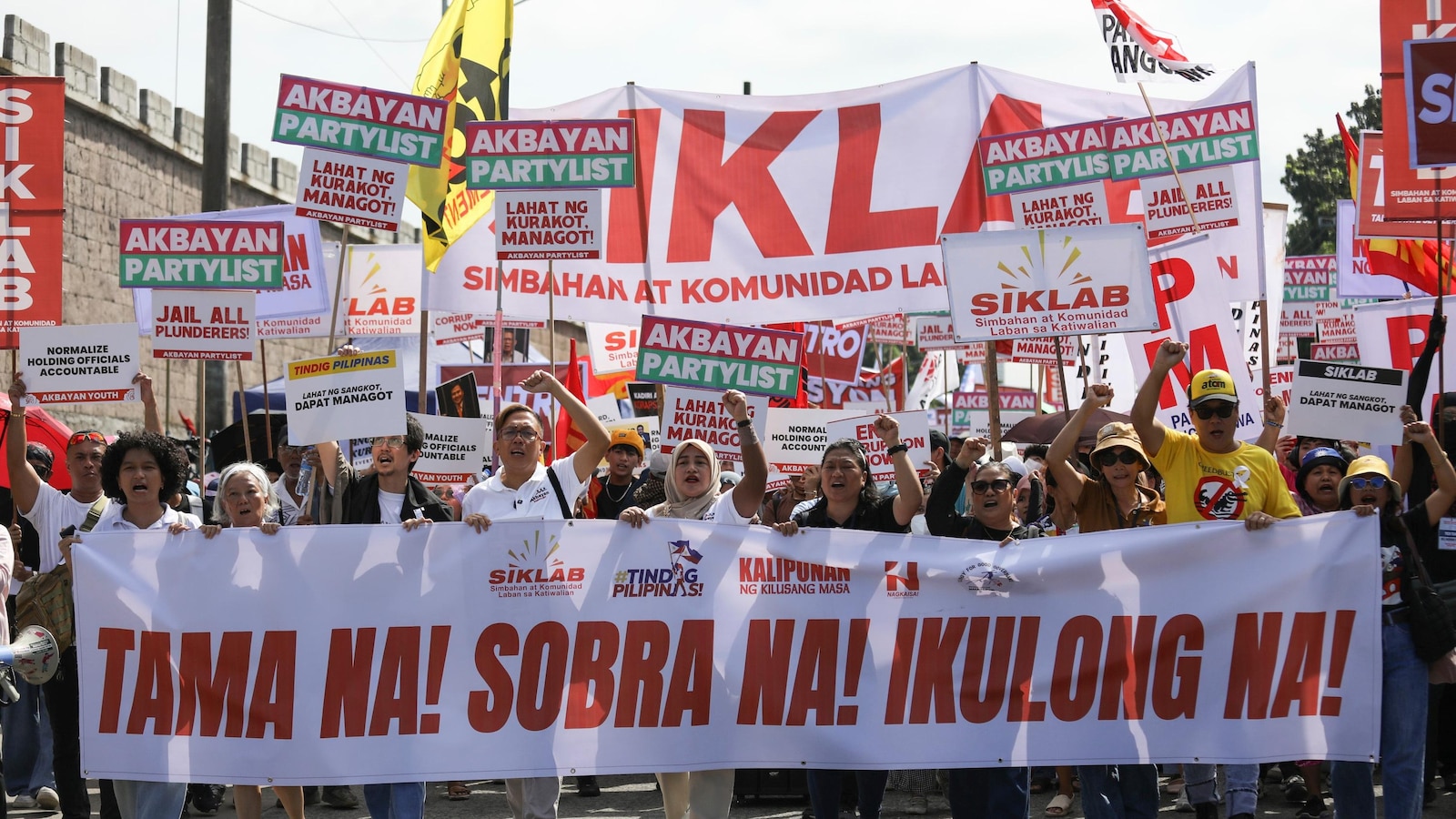 Philippines Erupts: Thousands Protest as Corruption Scandal Deepens, High-Ranking Officials Resign