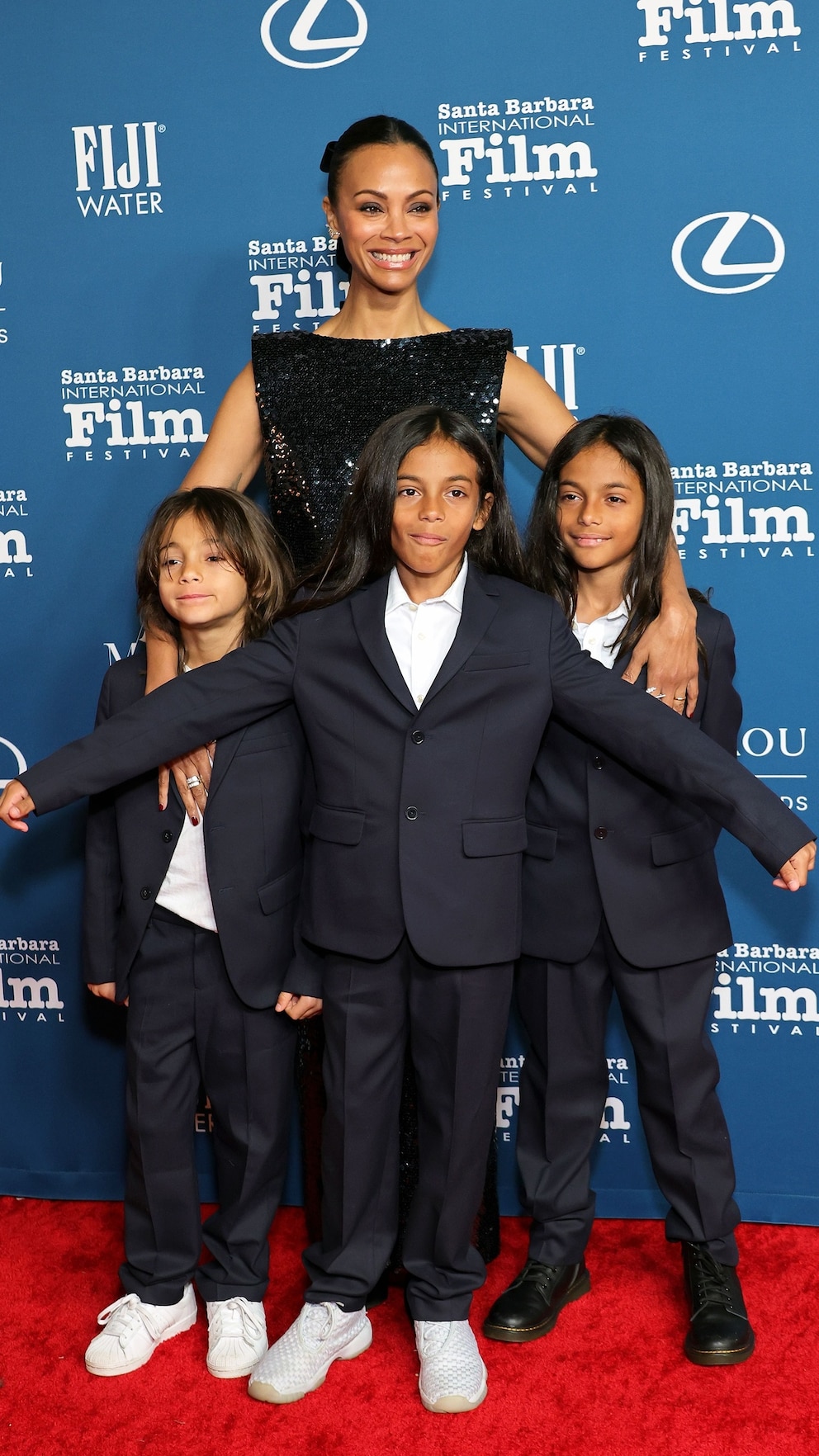 Zoe Saldaña sparkles in sequins alongside her 3 lookalike sons - ABC News