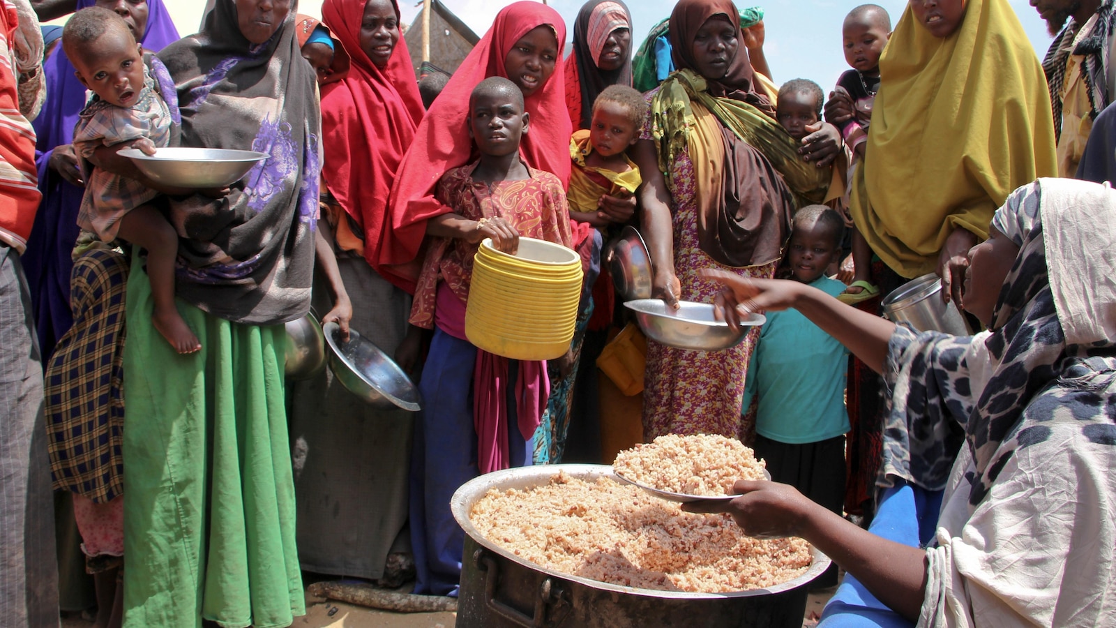U.N. food agency to suspend food aid for 750,000 people in Somalia next month