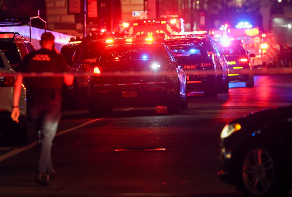 PHOTO: Active Shooter Shuts Down New York's Park Ave As Injuries Are Reported