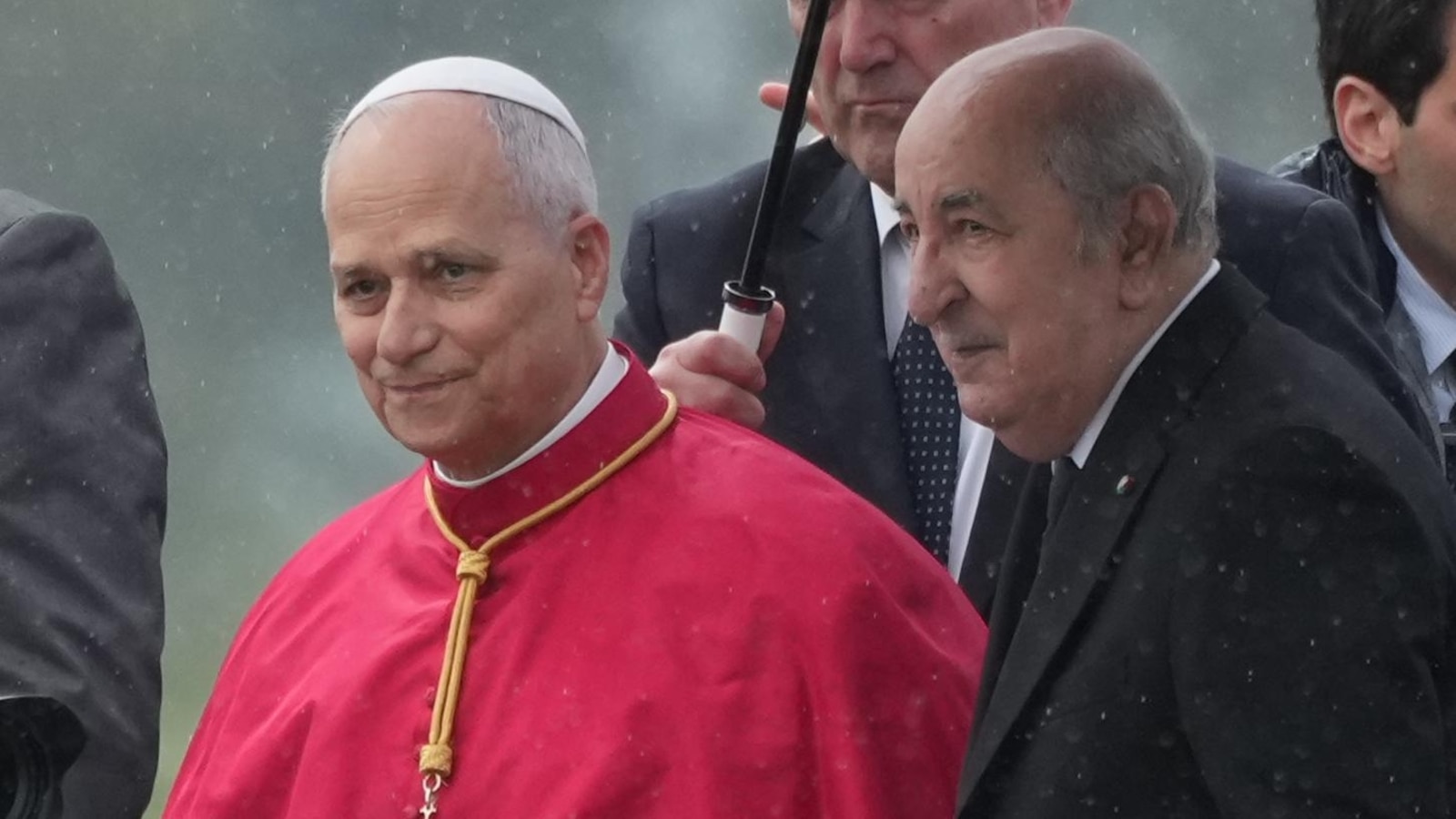 Paus brengt eerste pauselijke bezoek aan Algerije om de Afrika-reis te lanceren, ter ere van Sint-Augustinus