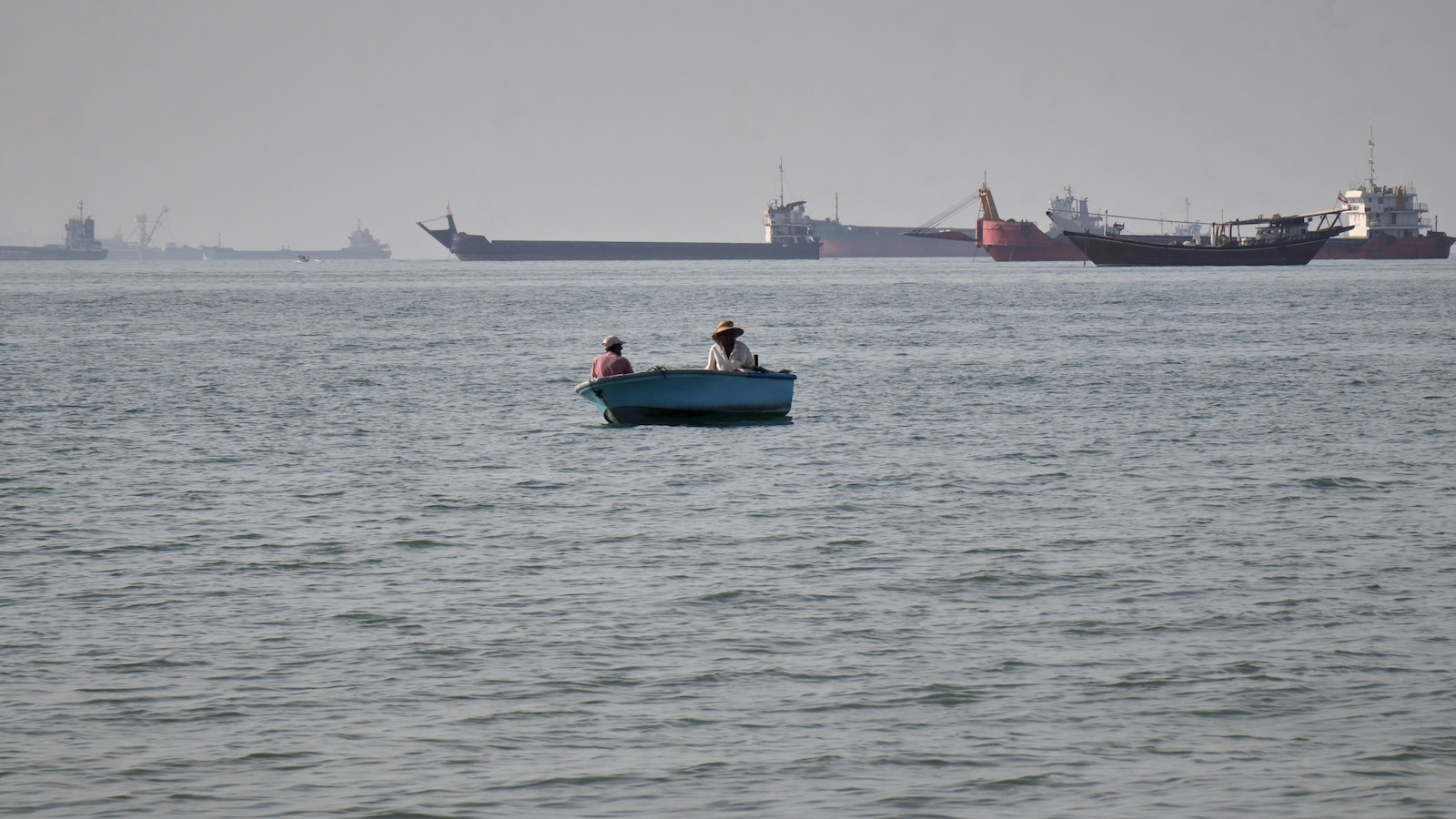 Ship is reported seized off the coast of the UAE and is heading toward Iran? — GLOBAL — ERYU PROJECT