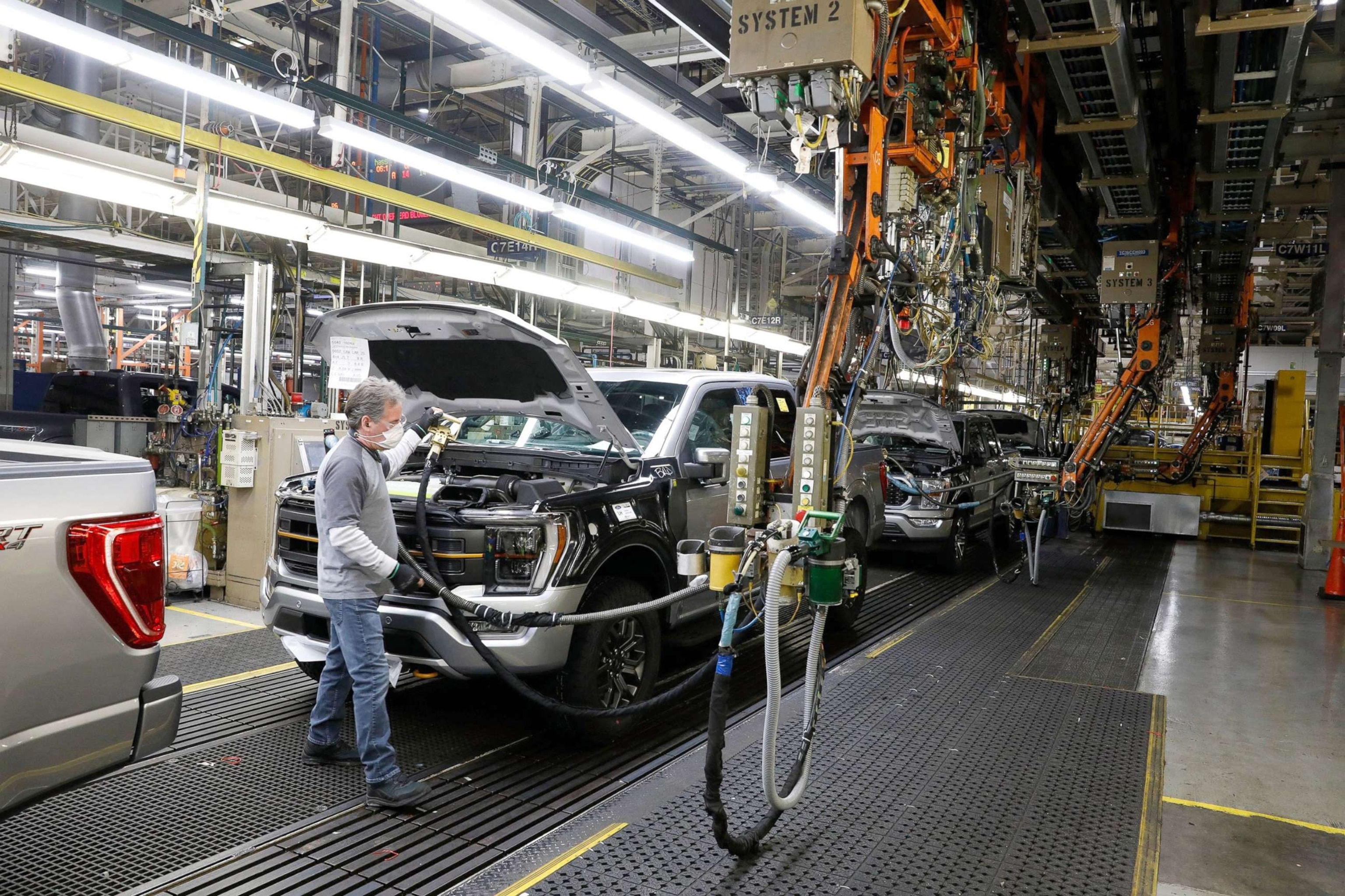 Ford builds 40 millionth F-Series pickup at Dearborn Truck Plant