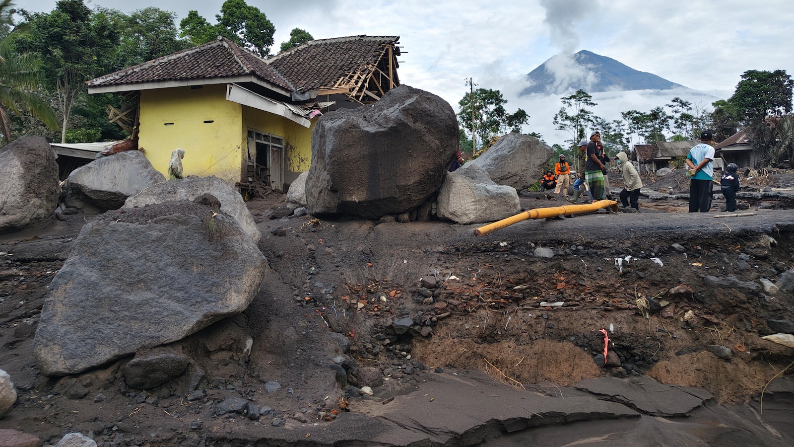 Volcano eruption forces rescue of more than 170 climbers on Indonesia's Mount Semeru
