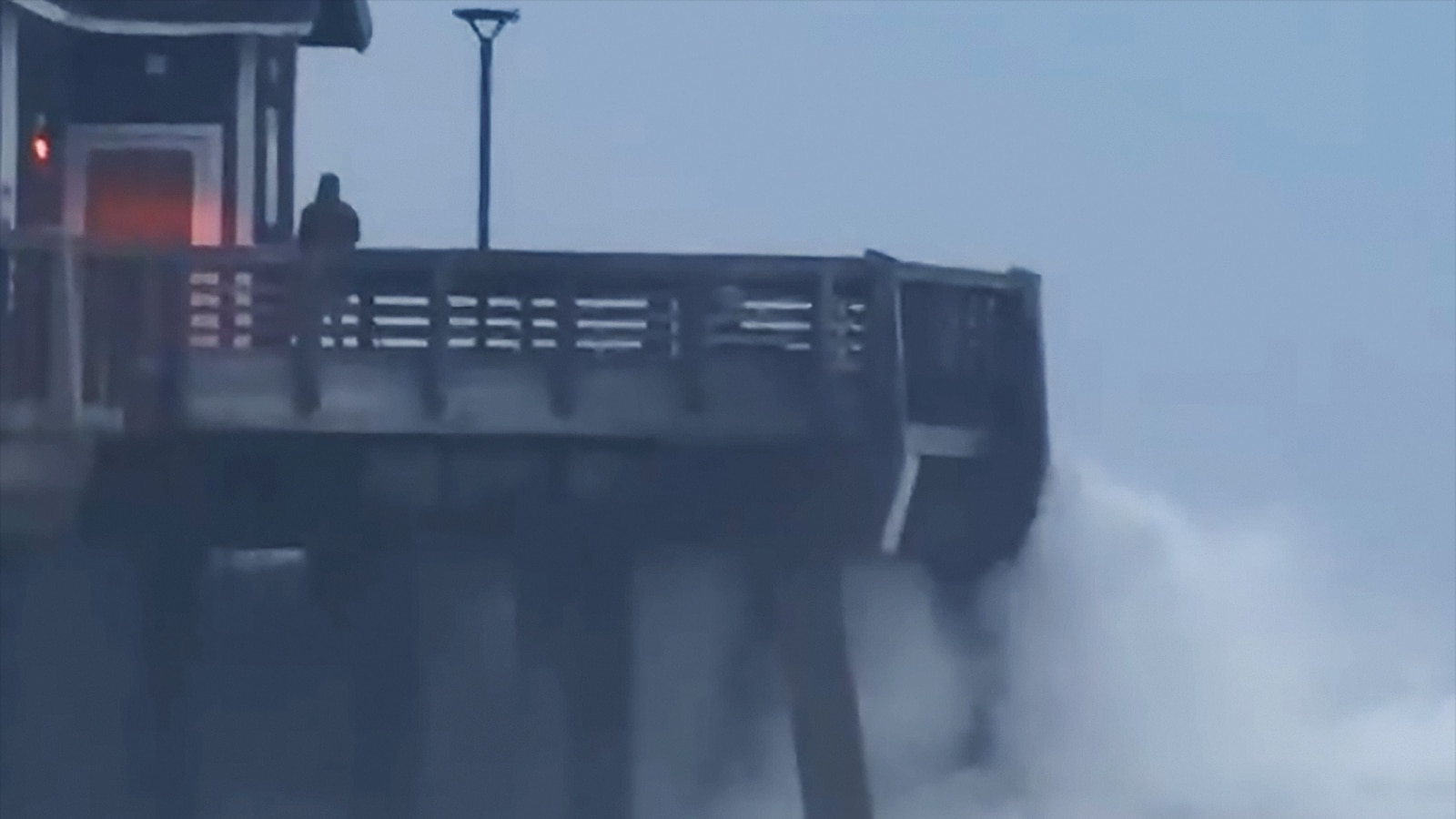 Seawater flowed into a beachfront neighborhood in Rodanthe, North Carolina, as a developing coastal storm brought flooding to the area. Rounds of rain and wind will begin Friday night and last through the weekend from the Mid-Atlantic to New England. ▻