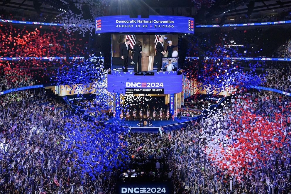 PHOTO: Balloons fall as Vice President and Democratic presidential candidate Kamala Harris concludes her remarks at the end of the last day of the Democratic National Convention (DNC) at the United Center in Chicago, Illinois, on August 22, 2024.