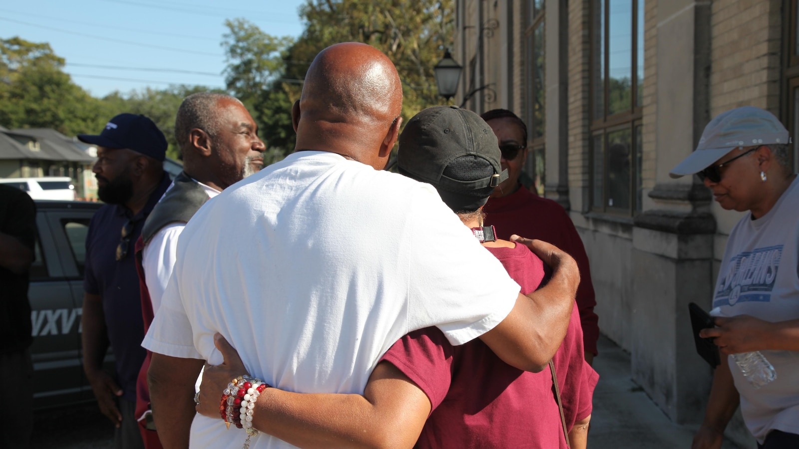 4 arrests made in connection with mass shooting that left 6 dead in Mississippi, FBI says