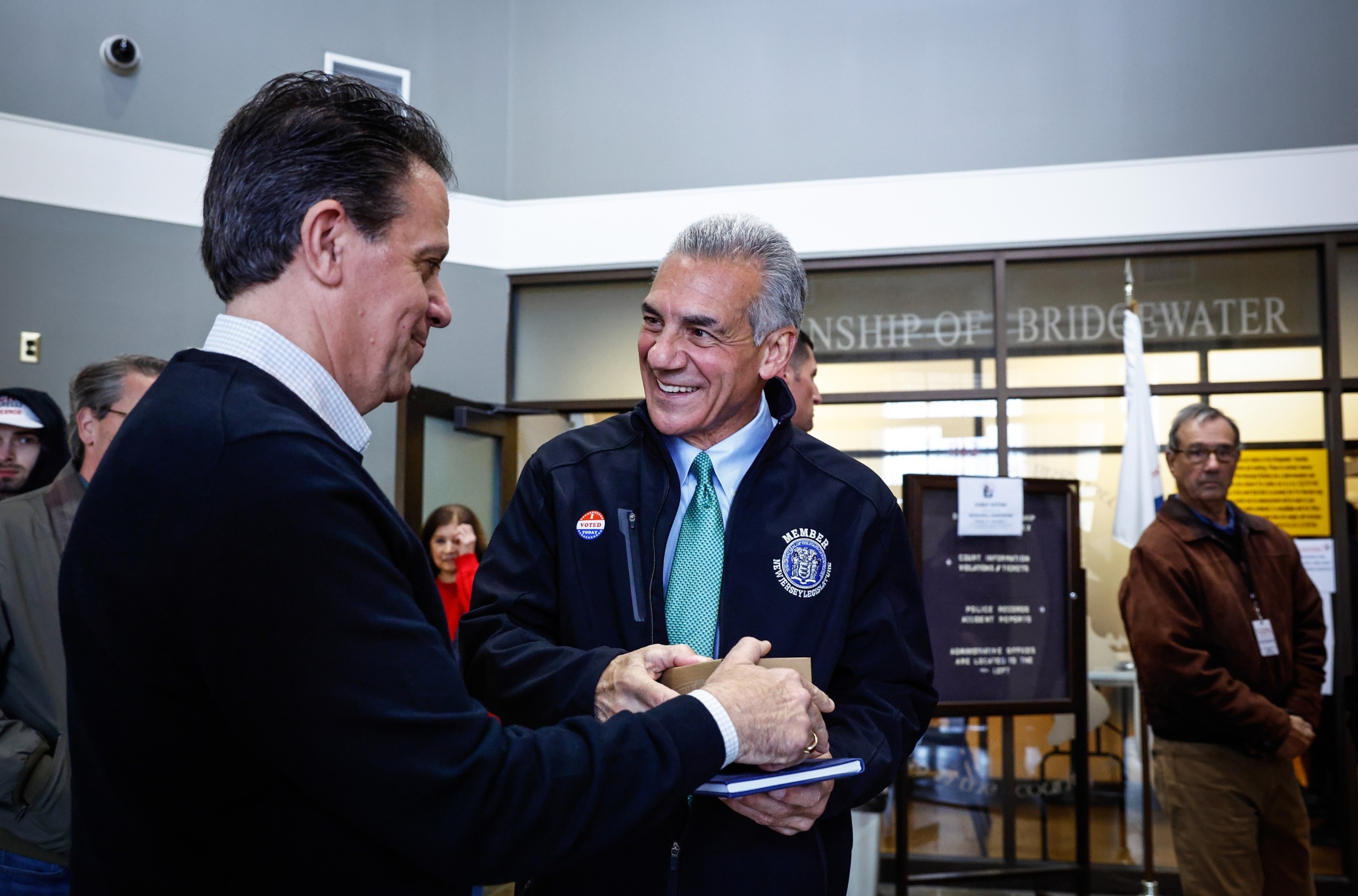 FOTO: El candidato a gobernador de Nueva Jersey, Jack Ciattarelli, vota antes de las elecciones
