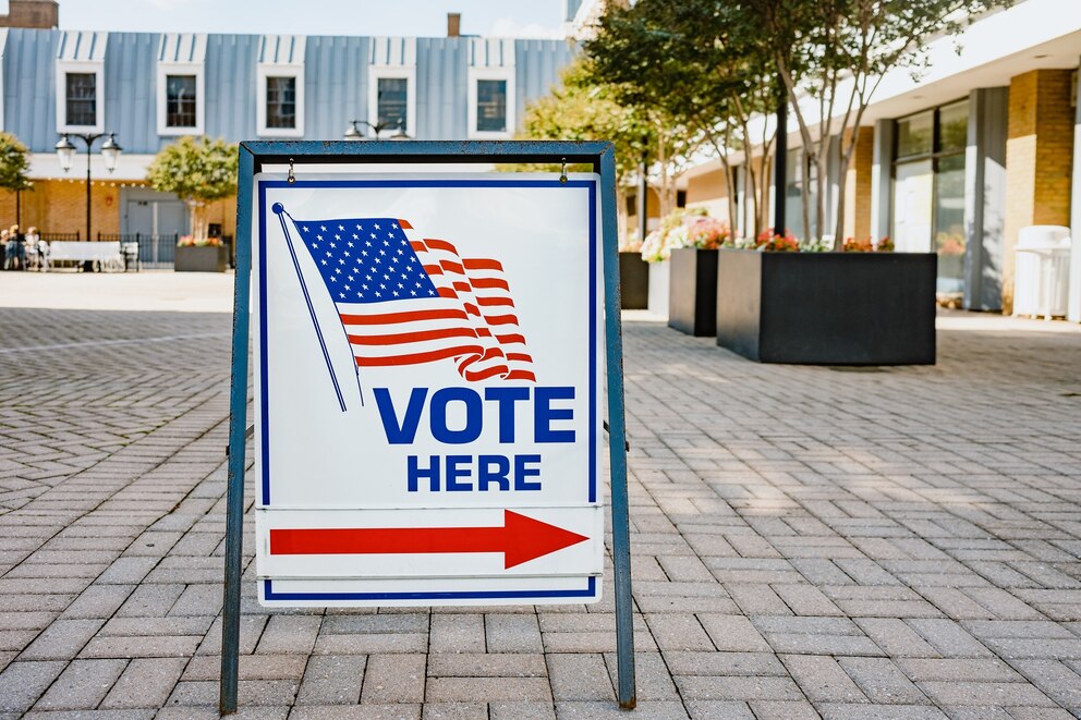 PHOTO: Vote Here Sign at Polling Place