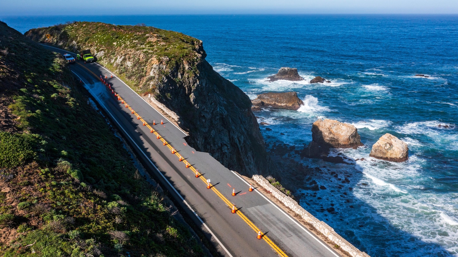 Motorists creep along 1 lane after part of Californias iconic Highway 1 collapses ABC News Motorists creep along 1 lane after part of Californias iconic Highway 1 collapses ABC News