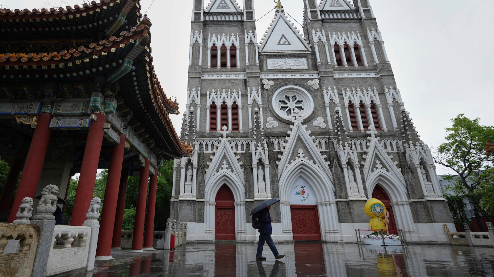 China raises pressure on underground Catholics to join official church, Human Rights Watch finds