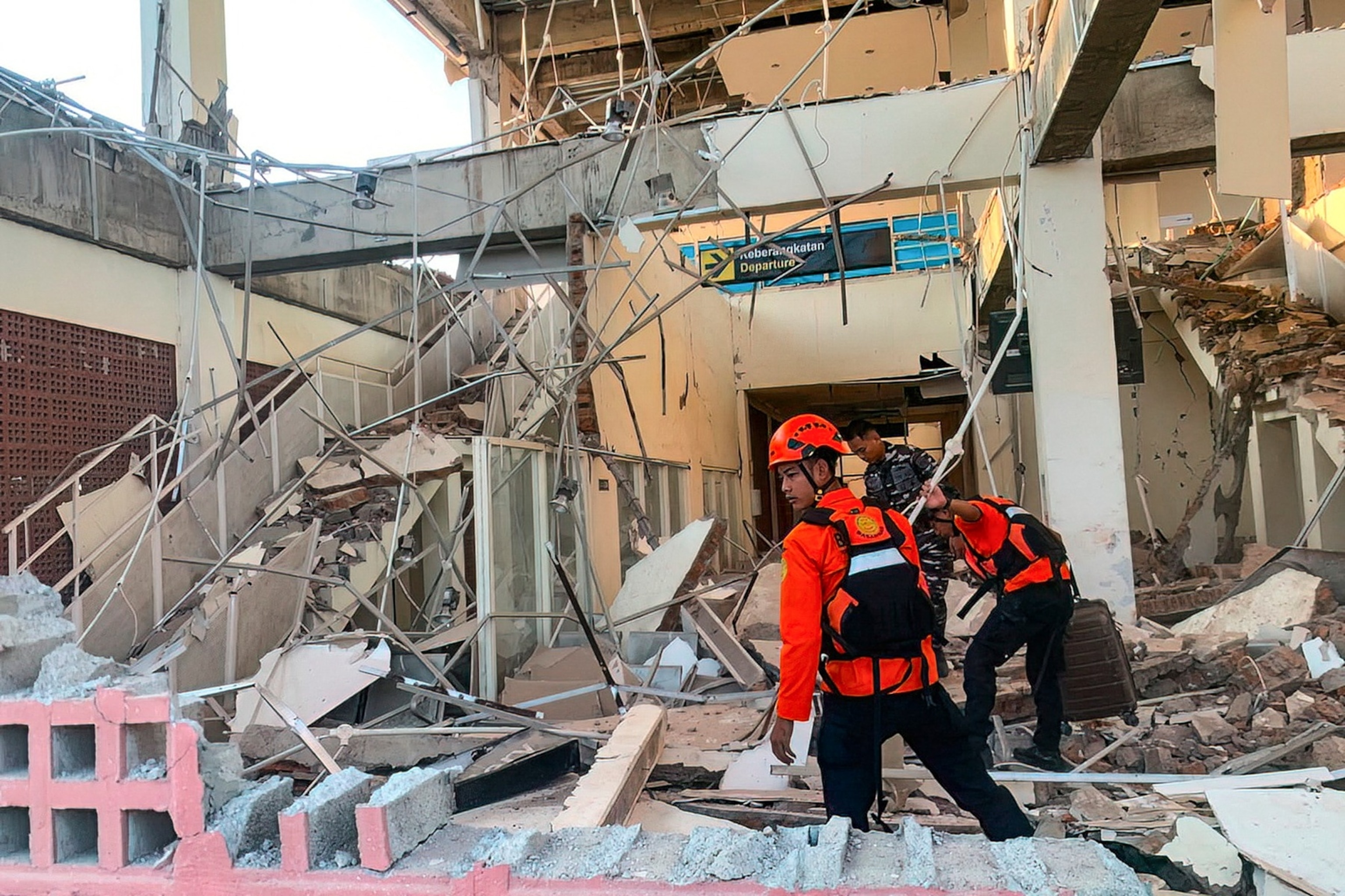 PHOTO: INDONESIA-QUAKE
