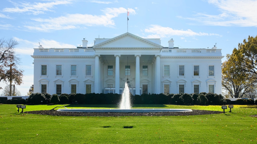 Trump admin live updates: Trump says tariff payments set to 'skyrocket,' as Supreme  Court weighs duties - ABC News