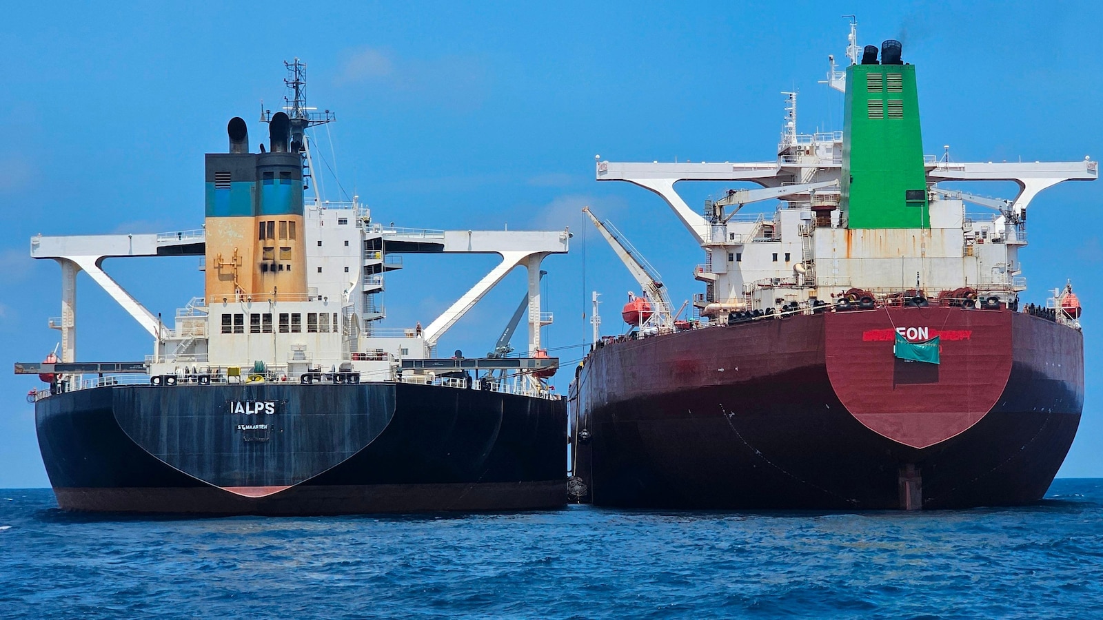 Malaysia Says It Has Limited Ability to Halt Iranian Oil Transfers Near Its Waters