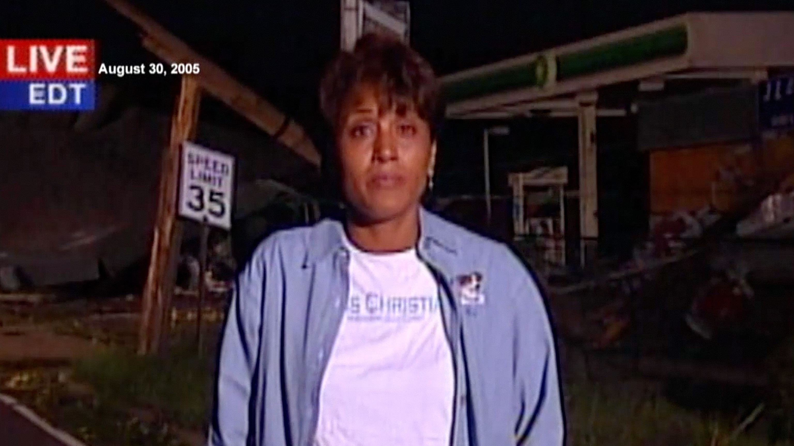 PHOTO: ABC's Robin Roberts reporters on Hurricane Katrina, Aug. 30, 2005.