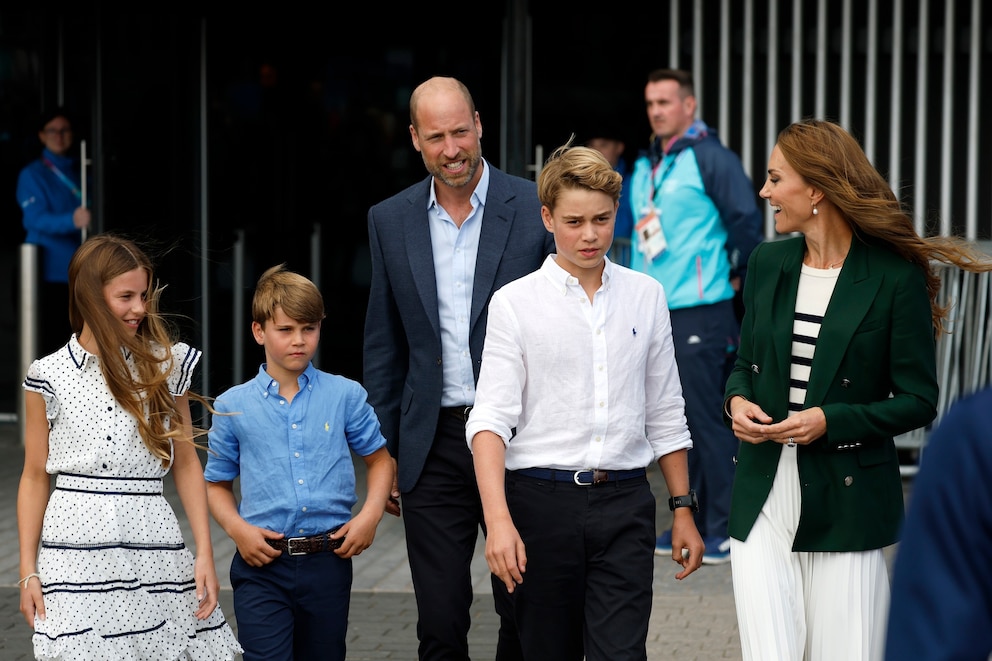 PHOTO: Prince William, Prince of Wales, Duke of Rothsay and Catherine, Princess of Wales, Duchess of Rothsay with Prince George, Princess Charlotte and Prince Louis arrive for the Glasgow 2026 Commonwealth Games on Aug. 1, 2026, in Glasgow, Scotland. 