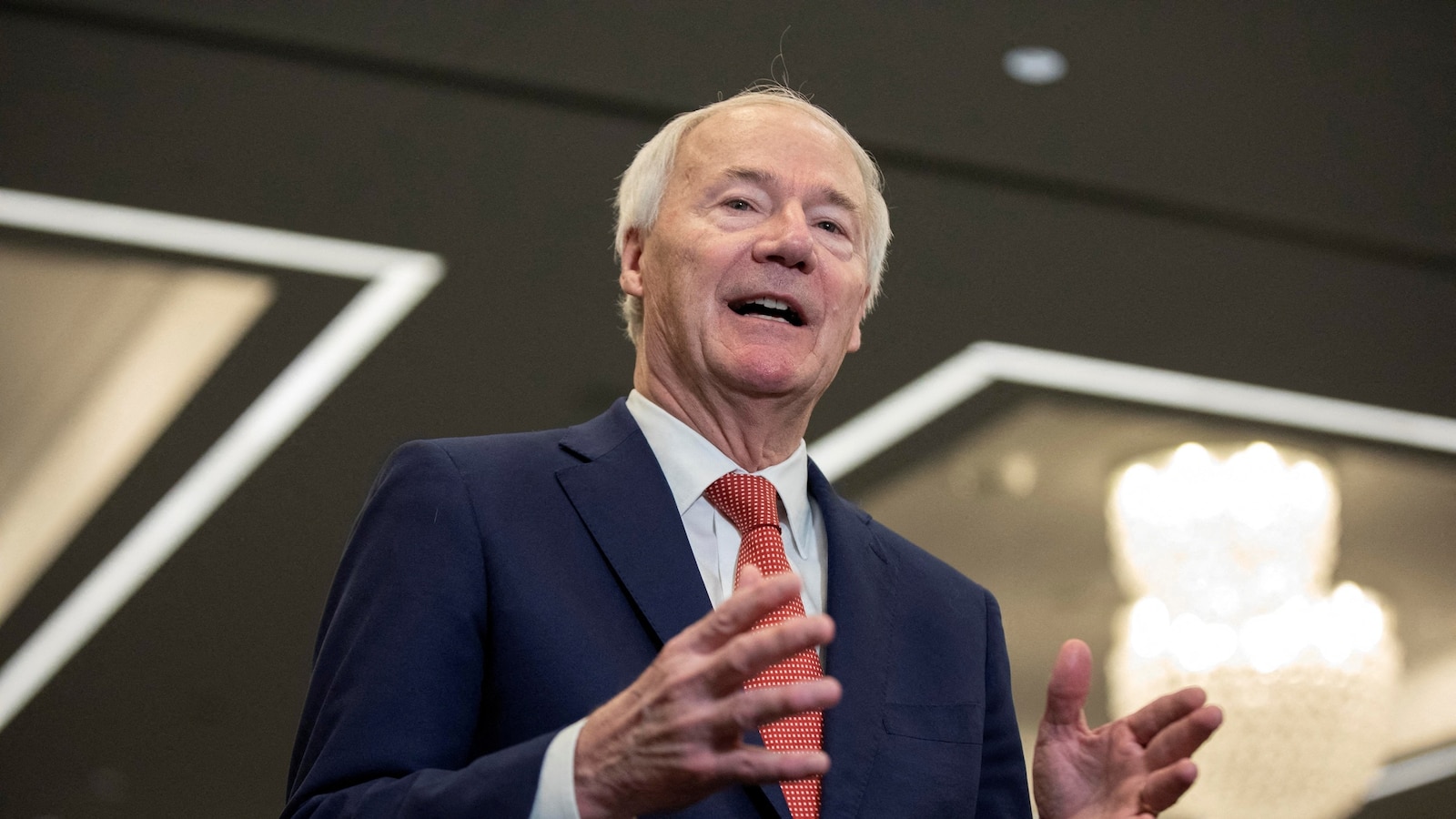 Weißes Haus entschuldigt sich bei Asa Hutchinson für die Verspottung ...