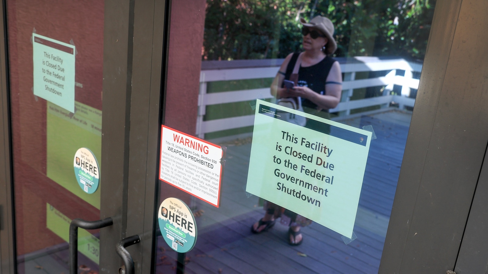 shutdown-spreads-uncertainty-from-furloughed-federal-workers-to-broader