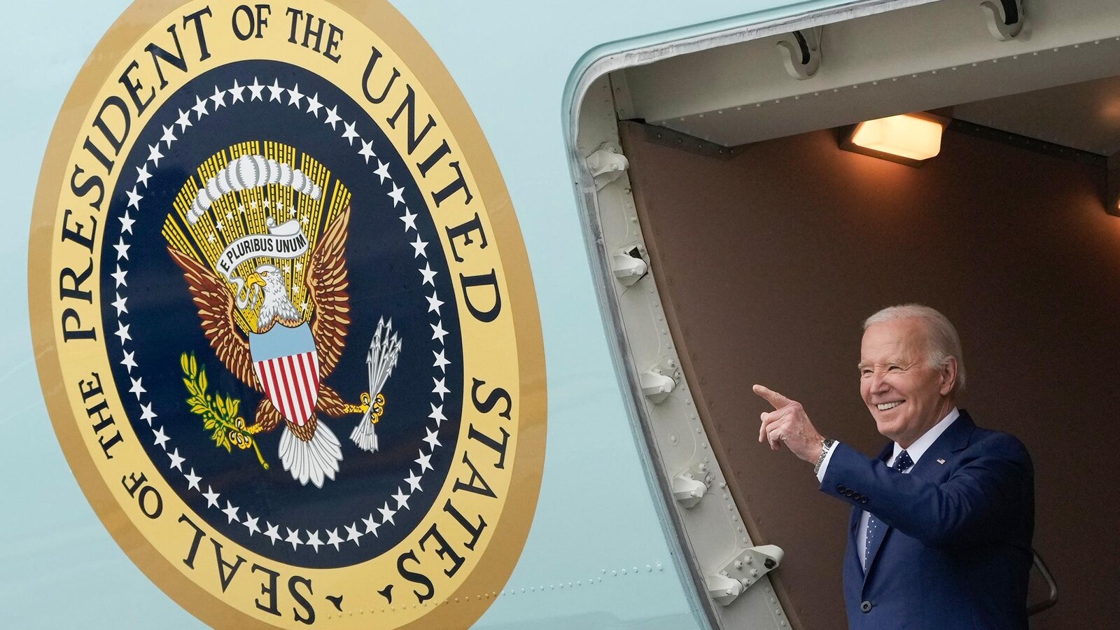 Biden is showcasing student loan relief efforts as he campaigns in California Biden is showcasing student loan relief efforts as he campaigns in California