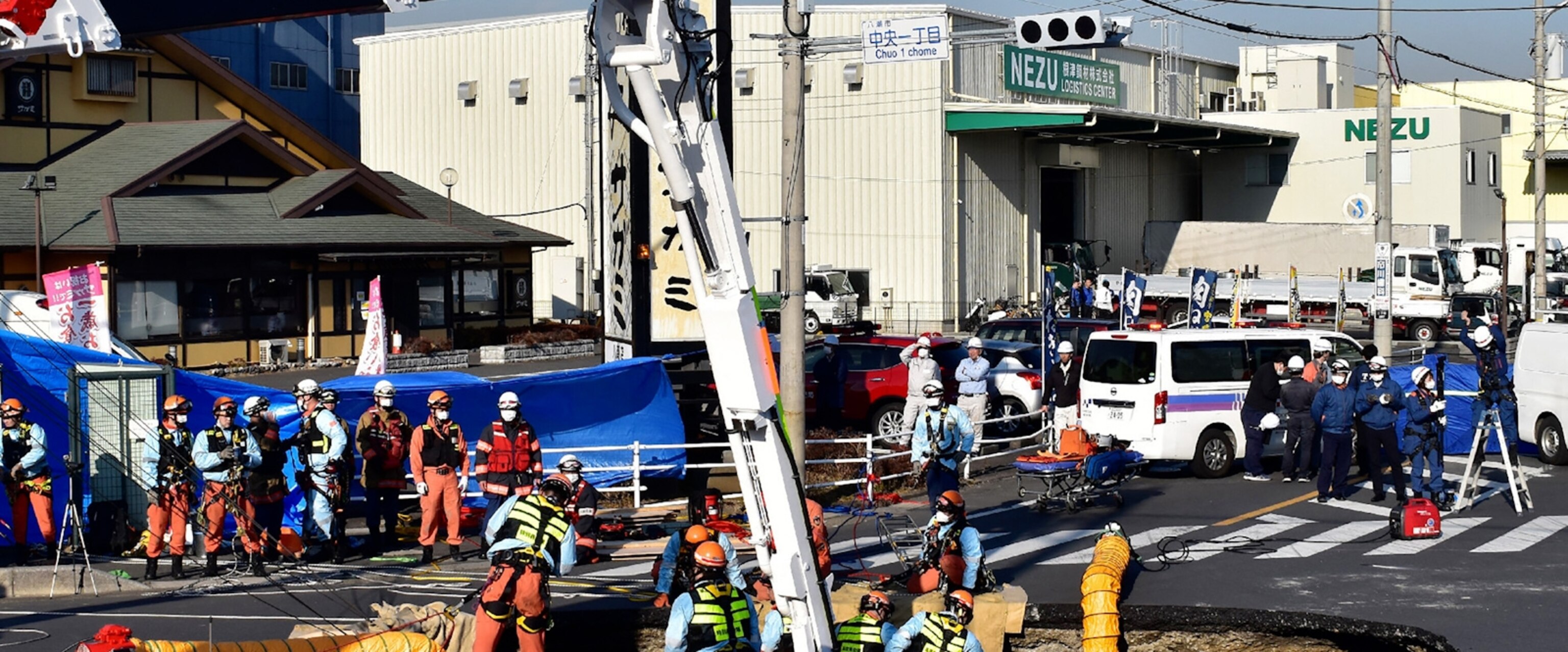 Video Large sinkhole traps truck driver in Japan - ABC News