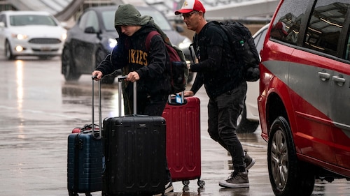 Early Thanksgiving Travel Slows As TN–AR Storms Develop