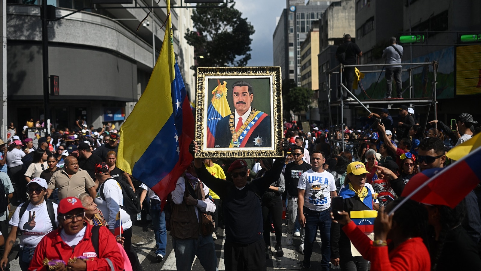 Venezuela live updates: US oil executives to meet Trump at White House, official says