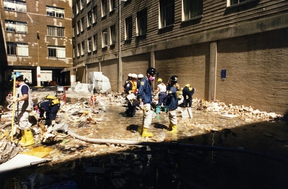 PHOTO: FBI Releases 9/11 photos At The Pentagon