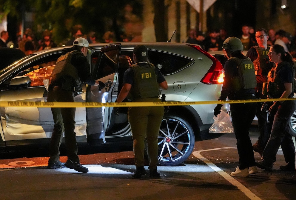 PHOTO: Shooting involving US Immigration and Customs Enforcement (ICE) in the Bronx borough, in New York City
