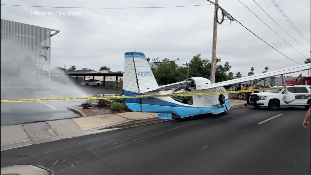 WATCH: Seaplane makes emergency landing on Phoenix road
