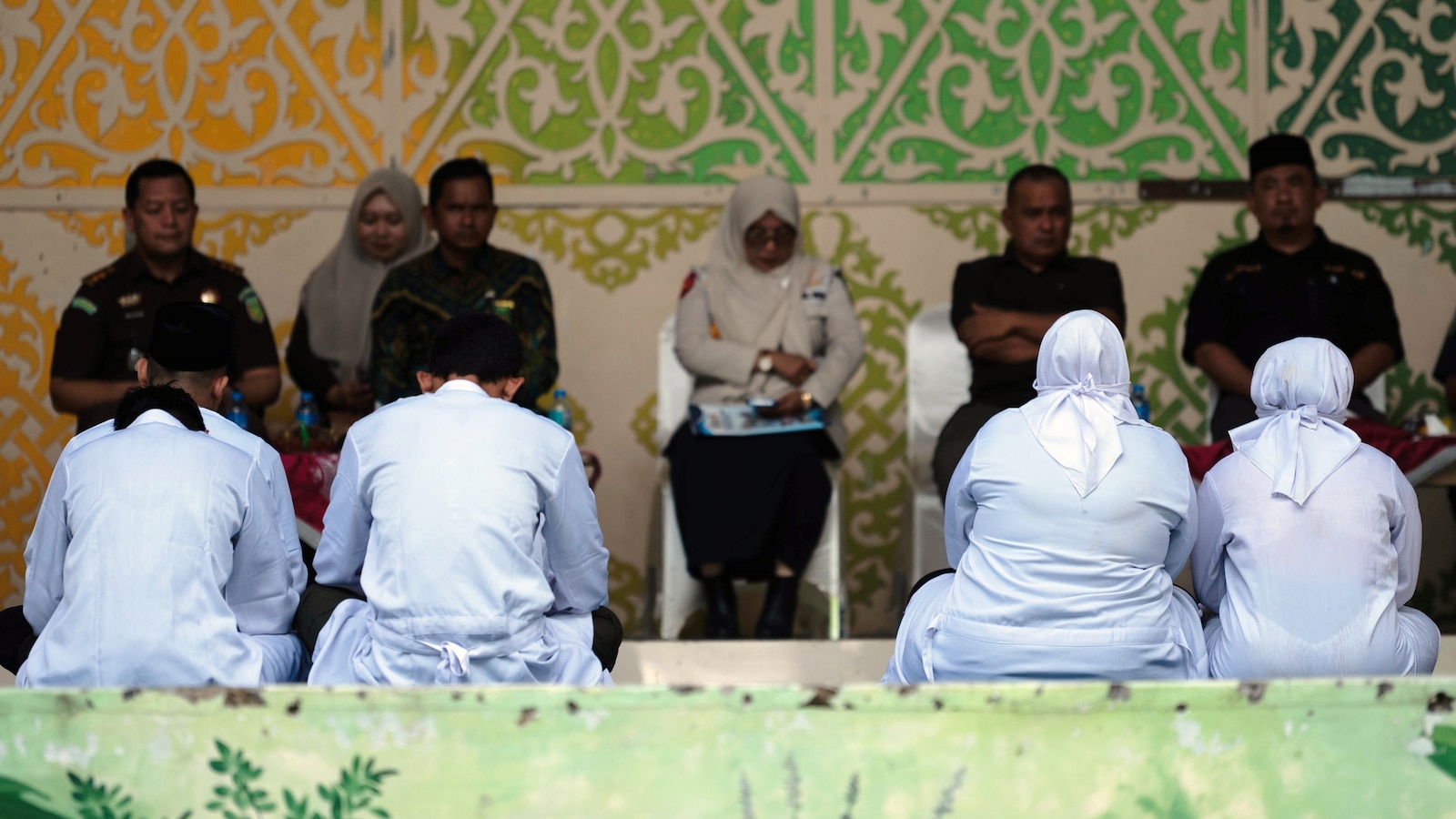 Couple receives 21 lashes each after Sharia court conviction in Aceh