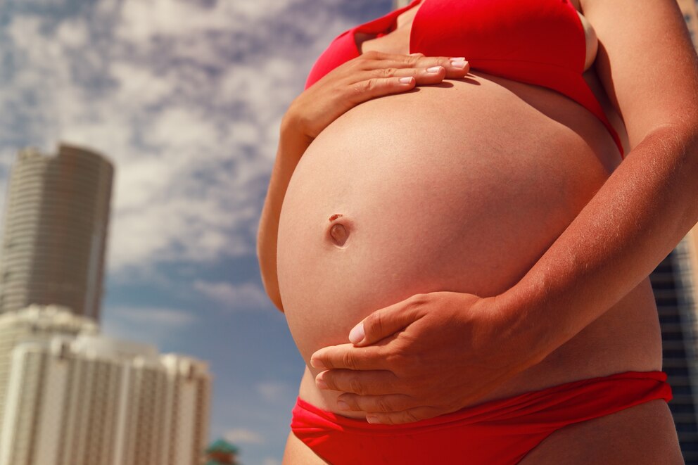 PHOTO: A pregnant woman in summer weather in an undated stock photo. 