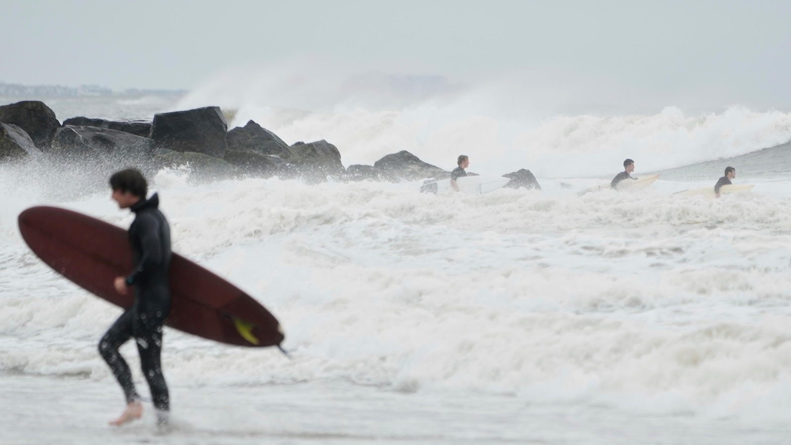 Strong winds and waves batter Nantucket, Martha’s Vineyard as Hurricane Erin moves out to the sea