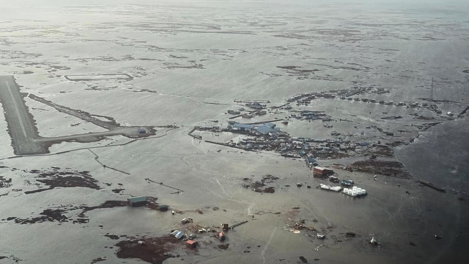 Alaska works to rescue storm victims by helicopter and plane in historic airlift