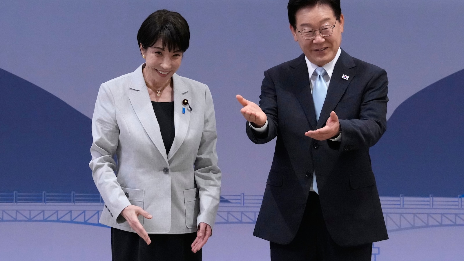  Japanese prime minister travels to meet South Korea president for second leg of hometown summits