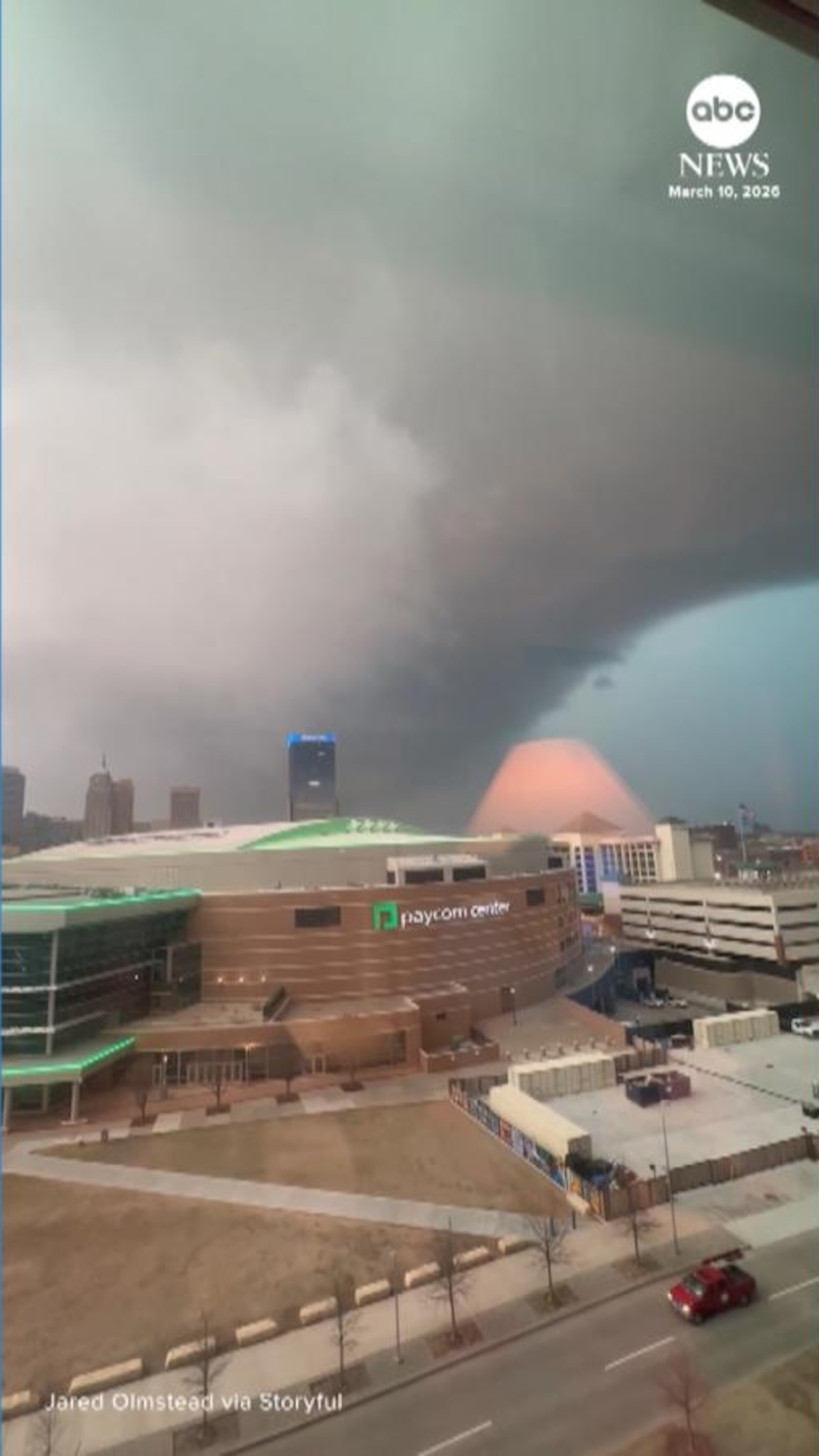 Video Baby's 'first tornado watch' is a doozy - ABC News