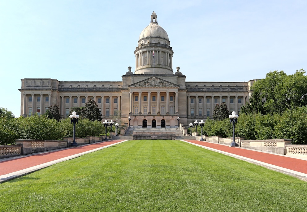 PHOTO: Kentucky State Capitol Building