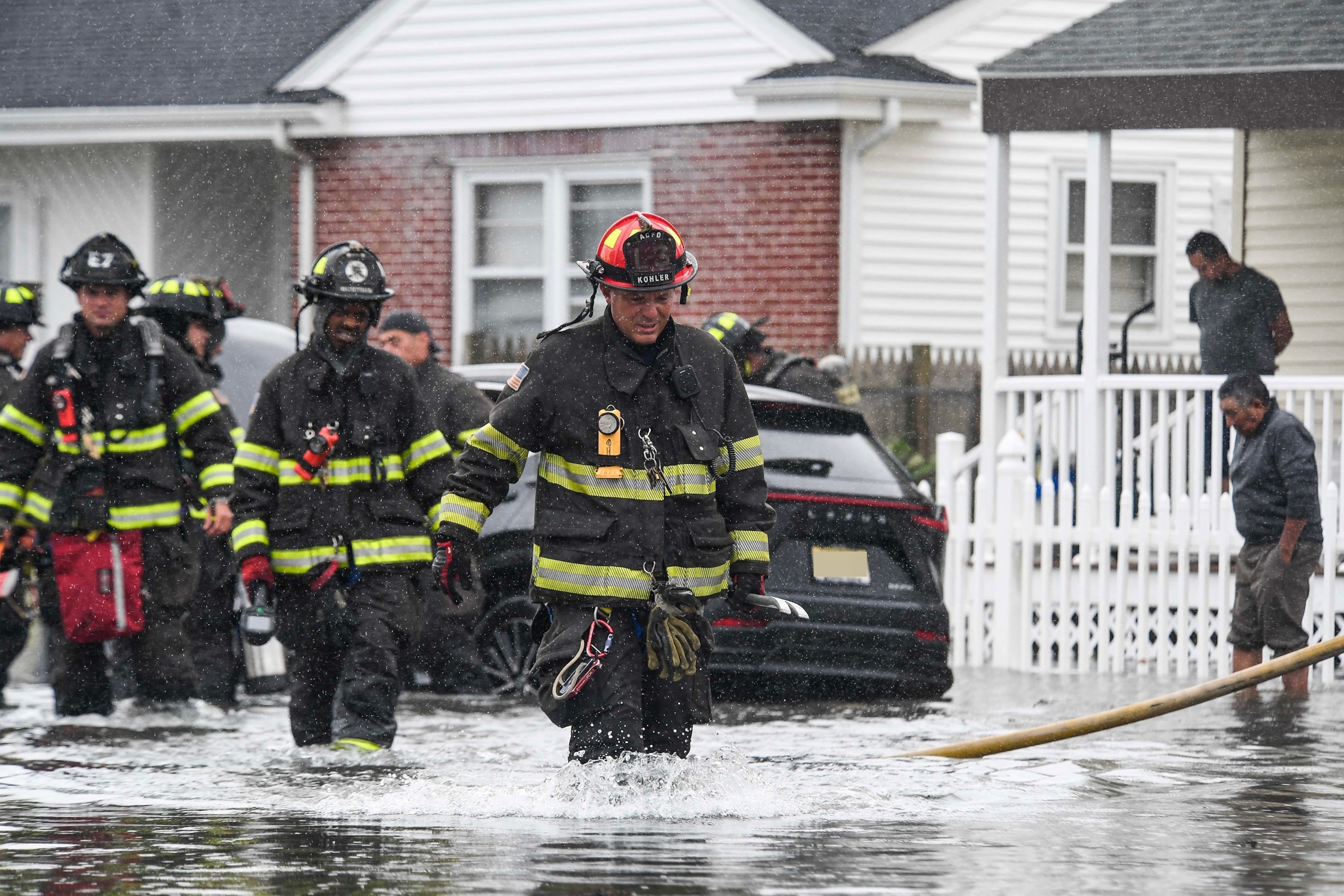 Noreaster brings strong winds, coastal flooding and high waves to East Coast