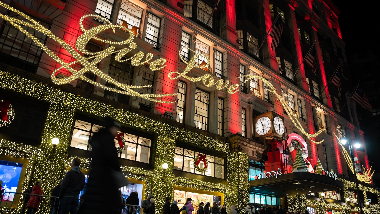 Mental health evaluation ordered for woman accused of stabbing tourist in NYC Macy's