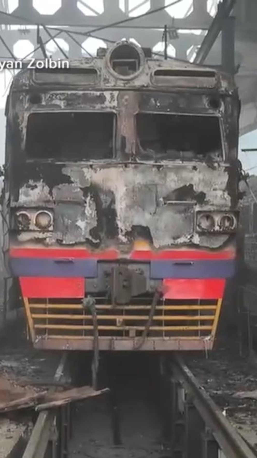 Video Train station in Ukraine pummeled by overnight Russian strikes
