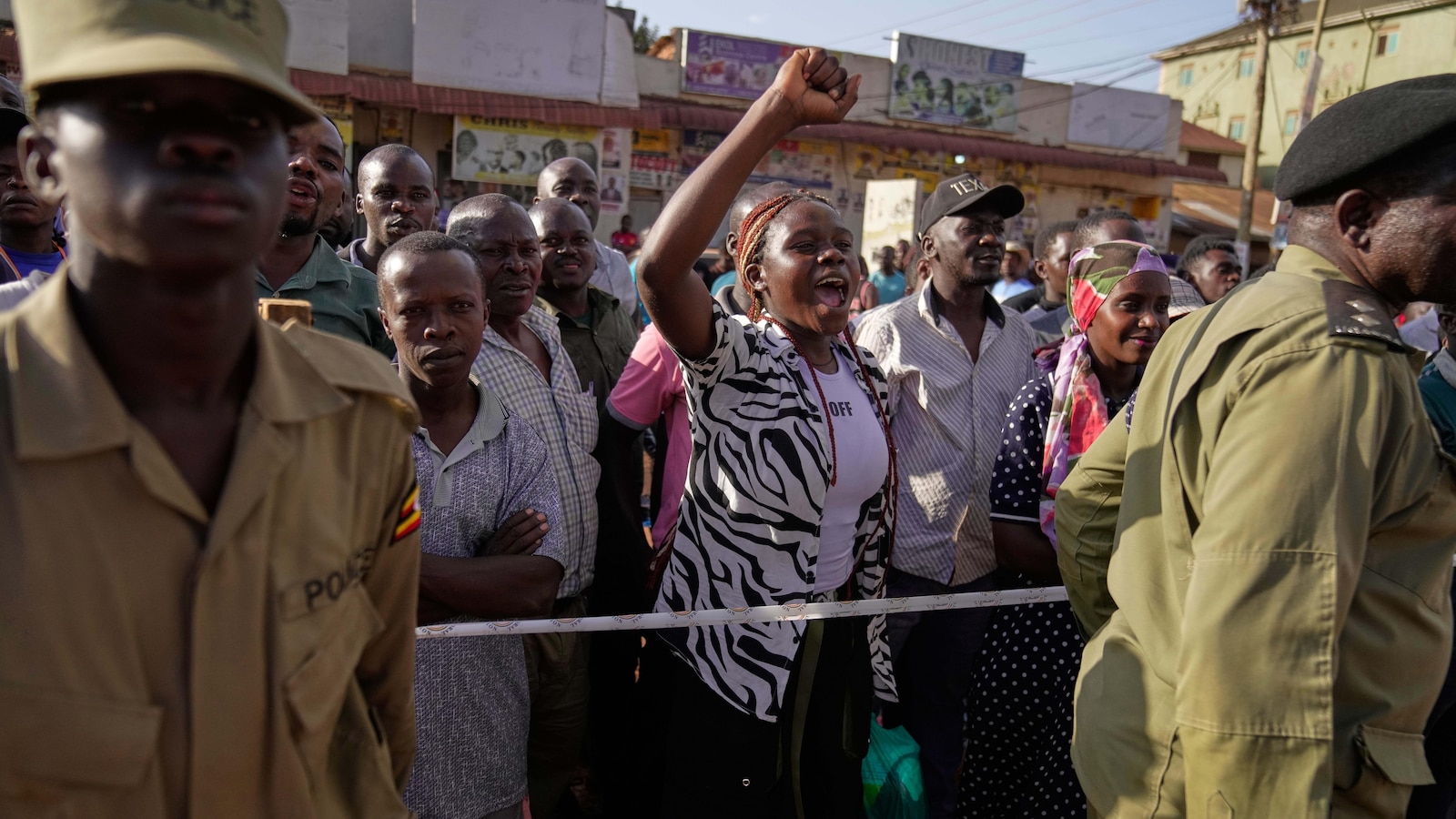 В ход е преброяване на гласовете в напрегнатите президентски избори