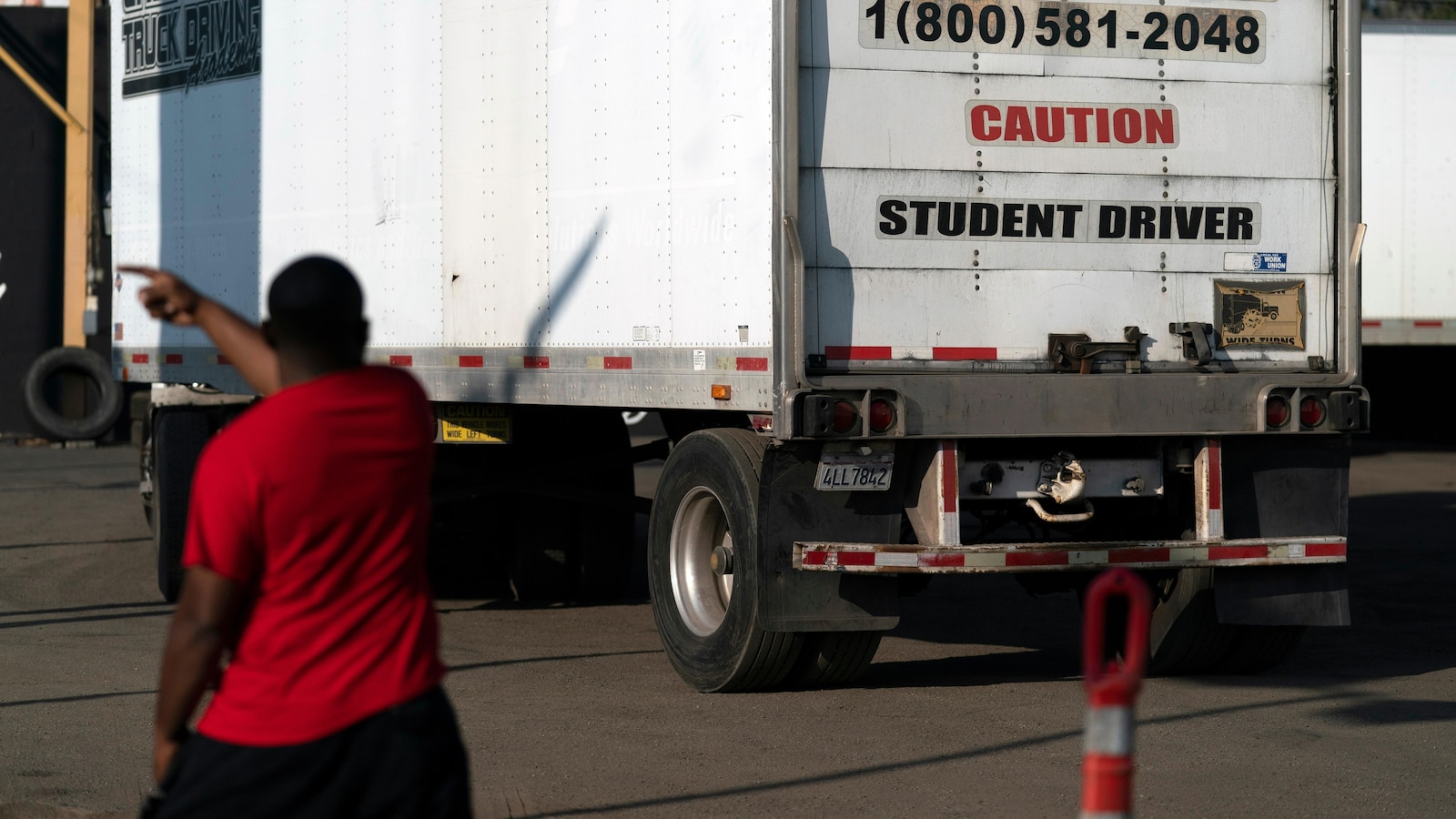  Crackdown on trucking schools shouldn't disrupt industry. But scrutiny on immigrant drivers might