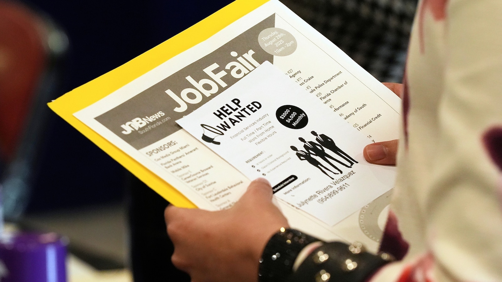 Trump's $100,000 H1-B Visa Fee Sparks Widespread Confusion, Tech Industry Alarm