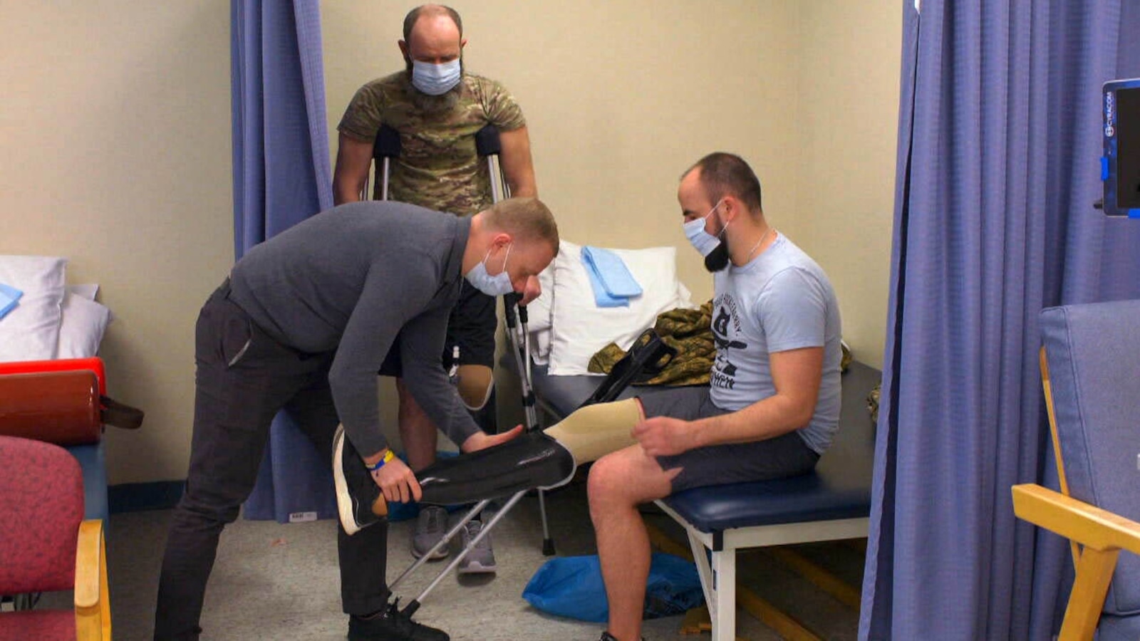 Damian Browne Ukrainian soldiers prosthetic aid Bridging the Gap: The Logistics of Compassion