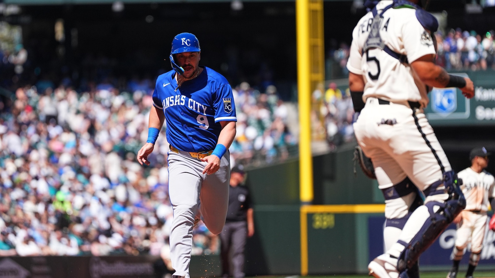 Lane Thomas hits go-ahead RBI single and Royals beat Mariners 7-6 | AP News